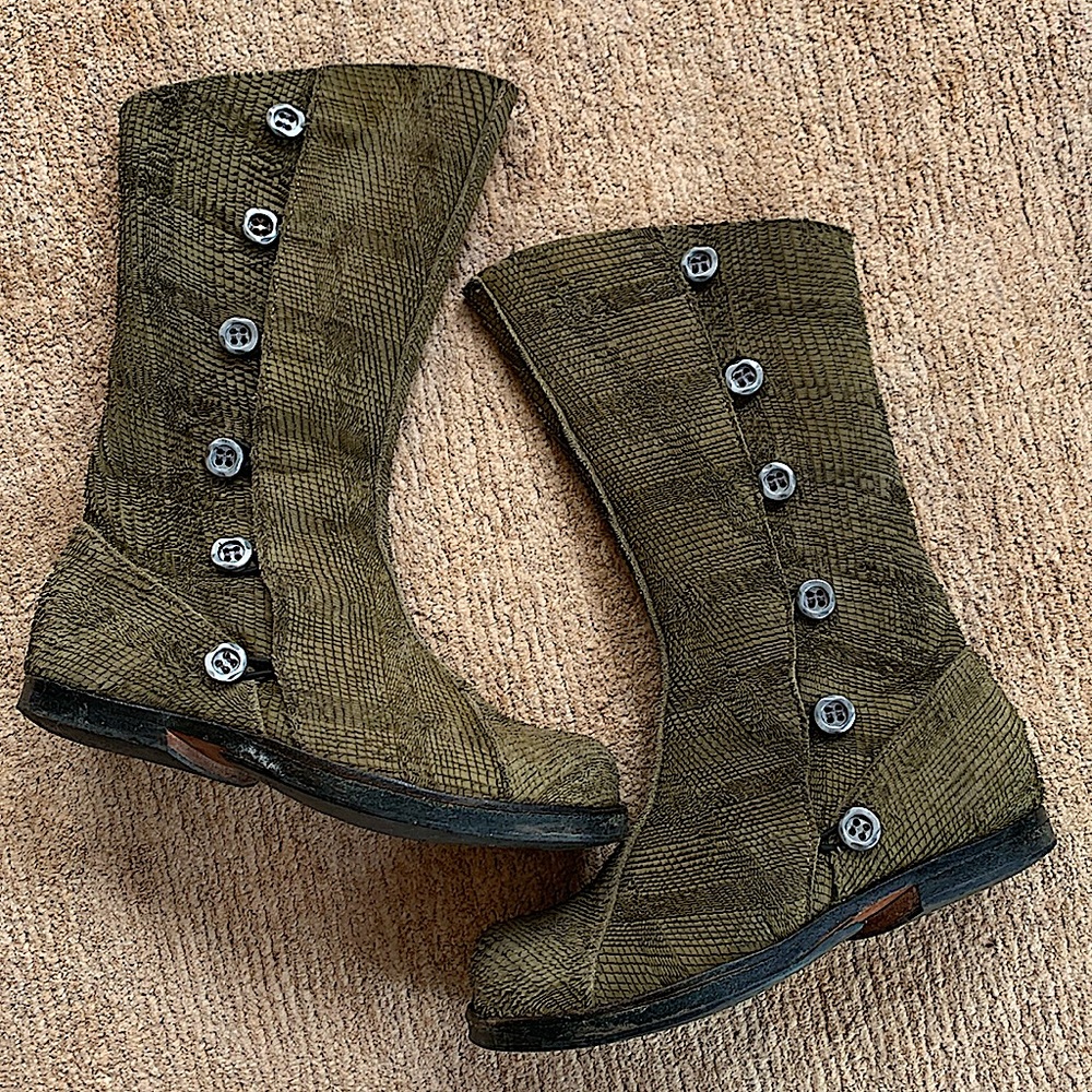 CYDWOQ snakeskin boots sz 35